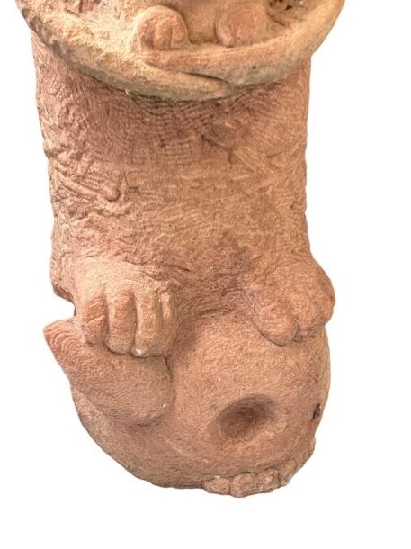 Artwork by Stefan Rinck, Hibou porte hibou sur un crâne avec des cornes, Made of en grès