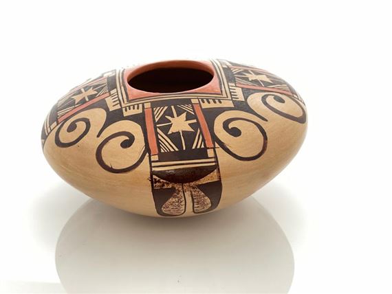 Jenell Nampeyo | JENELL NAMPEYO HOPI POLYCHROME POTTERY JAR | MutualArt