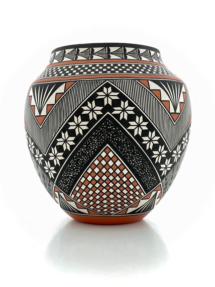 TERRANCE M CHINO SR ACOMA PUEBLO POTTERY - Terrance Chino Sr