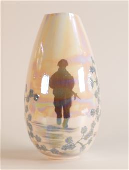 Lise B. Moorcroft WWII commemorative vase. Height: 22cm - Lise B. Moorcroft