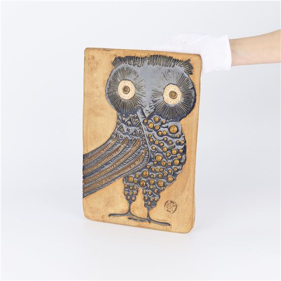 Ceramic wall plaque depicting an owl, ca - Hal Fromhold