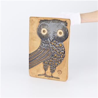Ceramic wall plaque depicting an owl, ca - Hal Fromhold