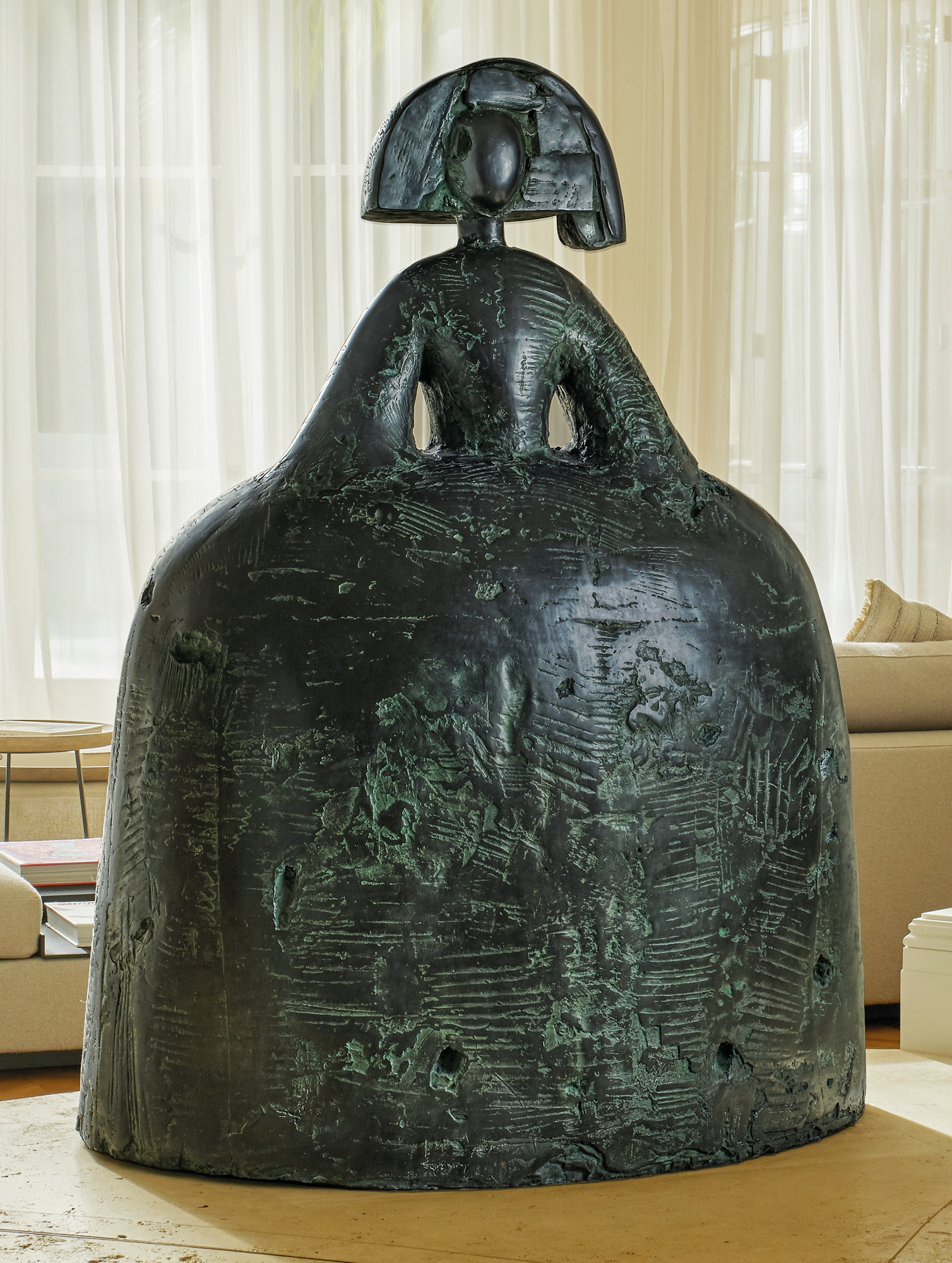 Artwork by Manolo Valdés, Reina Mariana 2004, Made of bronze