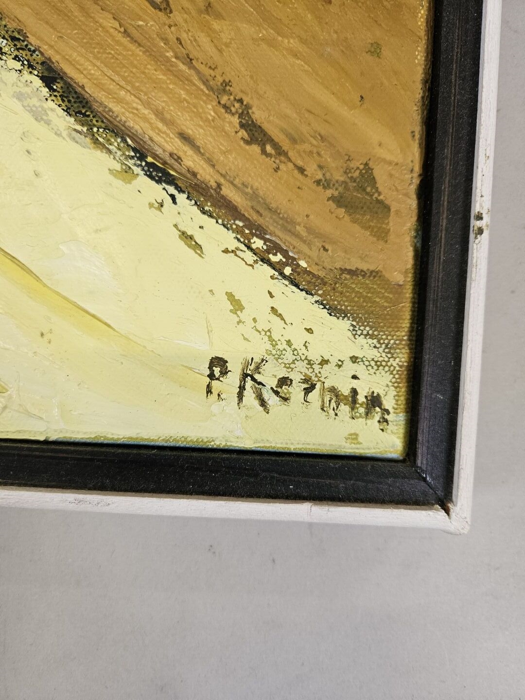 Artwork by Pierre Kernin, Pierre KERNIN (XXe) Paysage et village Huile sur toile signée en bas à droite et au dos 41 x 33 cm Petites usures, Made of oil on canvas