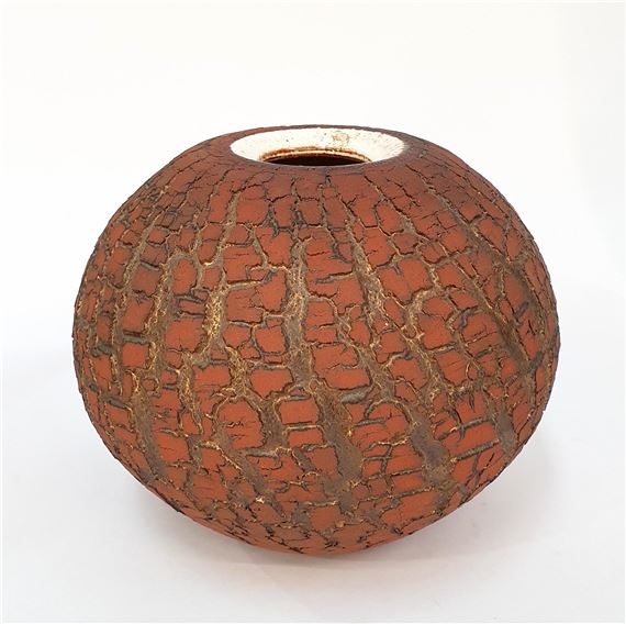 Rynne Tanton | A RYNNE TANTON POTTERY VASE | MutualArt