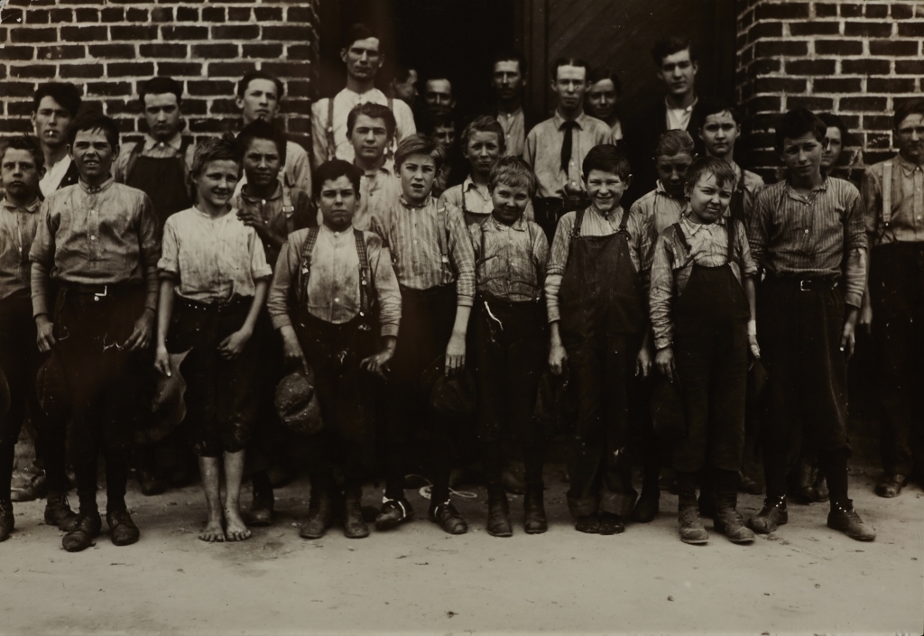 Artwork by Lewis Hine, LEWIS HINE (1874–1940) Kinderarbeiter / Child labourers, c. 1910, Made of Vintage silver print