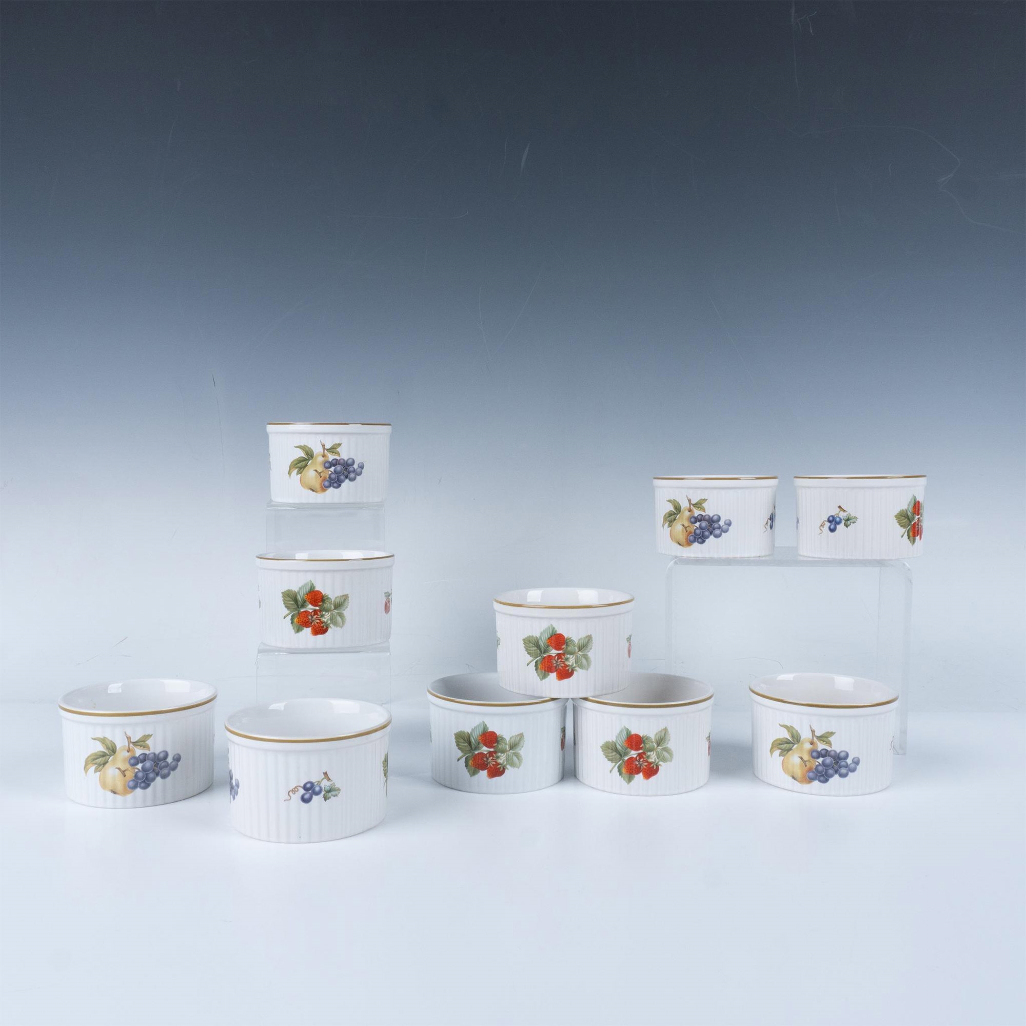 Wedgwood | 10pc Wedgwood Fruit Spray Croft Ramekins | MutualArt