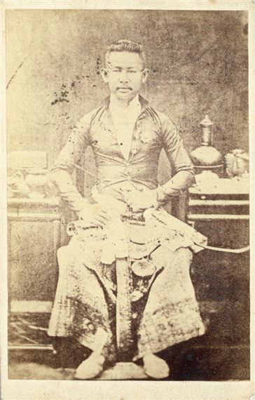 Three Chinese Cartes de Visite - Hing Qua