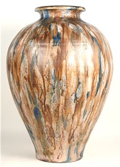 Een aardewerken bolle vaas met bruin en blauw glazuur - ҳé