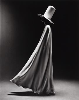 ELIZAVETA PORODINA (*1987) | Woman in the moon, Germany 2014
ɯ޵ (*1987) | ϵŮˣ¹2014 - Elizaveta Porodina