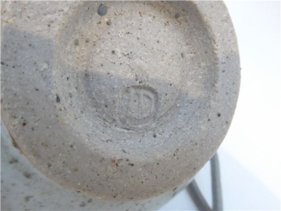 David Leach | A Studio small cut sided pot, dolomite . Impressed ...