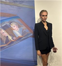 “Acid at the Country Club”: Painter Witt Fetter Examines Image Overload at Derosia