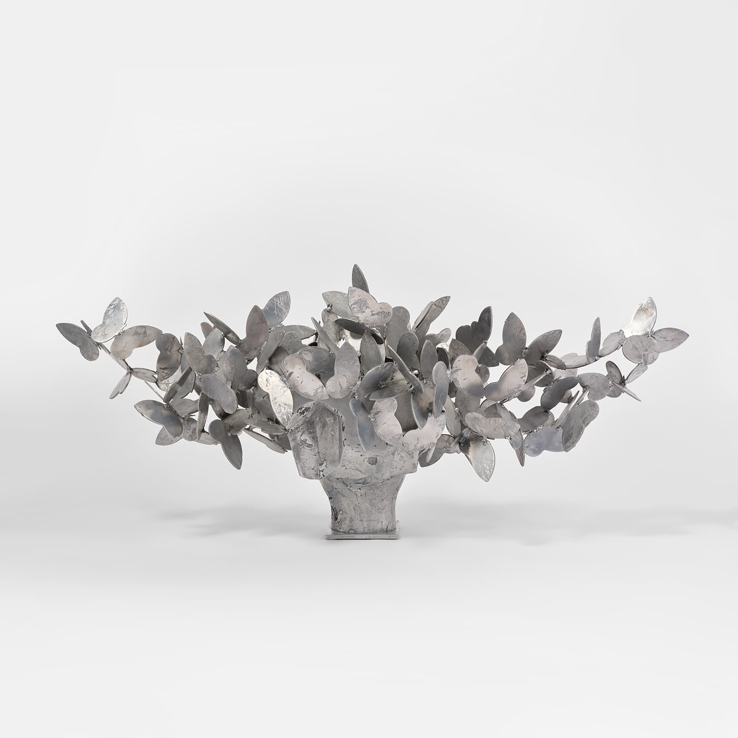 Artwork by Manolo Valdés, Mariposas Plateadas III, Made of aluminum