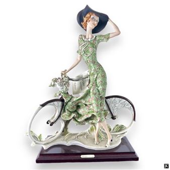 Giuseppe Armani | Giuseppe Armani Figurine Lady On Bicycle