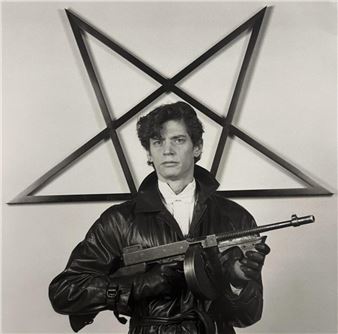 Robert Mapplethorpe | SELF-PORTRAIT (1983) | MutualArt