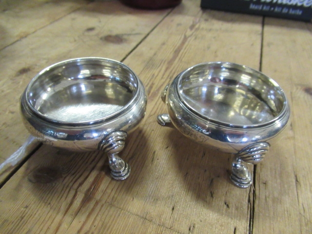 George Iii | PAIR OF GEORGE III SILVER CAULDRON SALTS, LONDON 1740 ...
