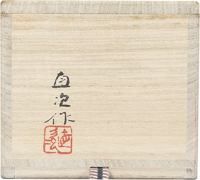 Artwork by Naoji Terai, Natsume (tea caddy) with design of heron in maki-e lacquer