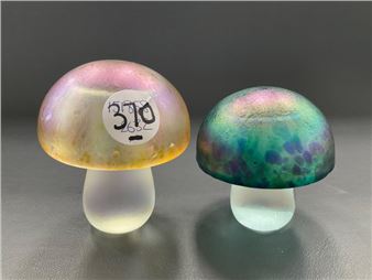 2 MIDSUMMER ENGLAND GLASS MUSHROOM PAPERWEIGHTS - Midsummer