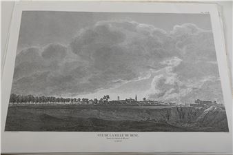 Giuseppe Pietro Bagetti Quattro vedute di località piemontesi, 1796.La raccolta di incisioni, disegnata dall'ingegnere e geografo torinese Bagetti e impressa da Lameau, offre una pregevole veduta degli insediamenti di Fossano, Alba, Mondovì, Benevagenna, con la campagna circostante sullo sfondo.In discreto stato di conservazione, con alcuni piccoli strappi marginali e poche lievi macchie; una gore d'acqua nei margini, una con foxing, una con un piccolo strappo in corrispondenza della pieg - Giuseppe Pietro Bagetti