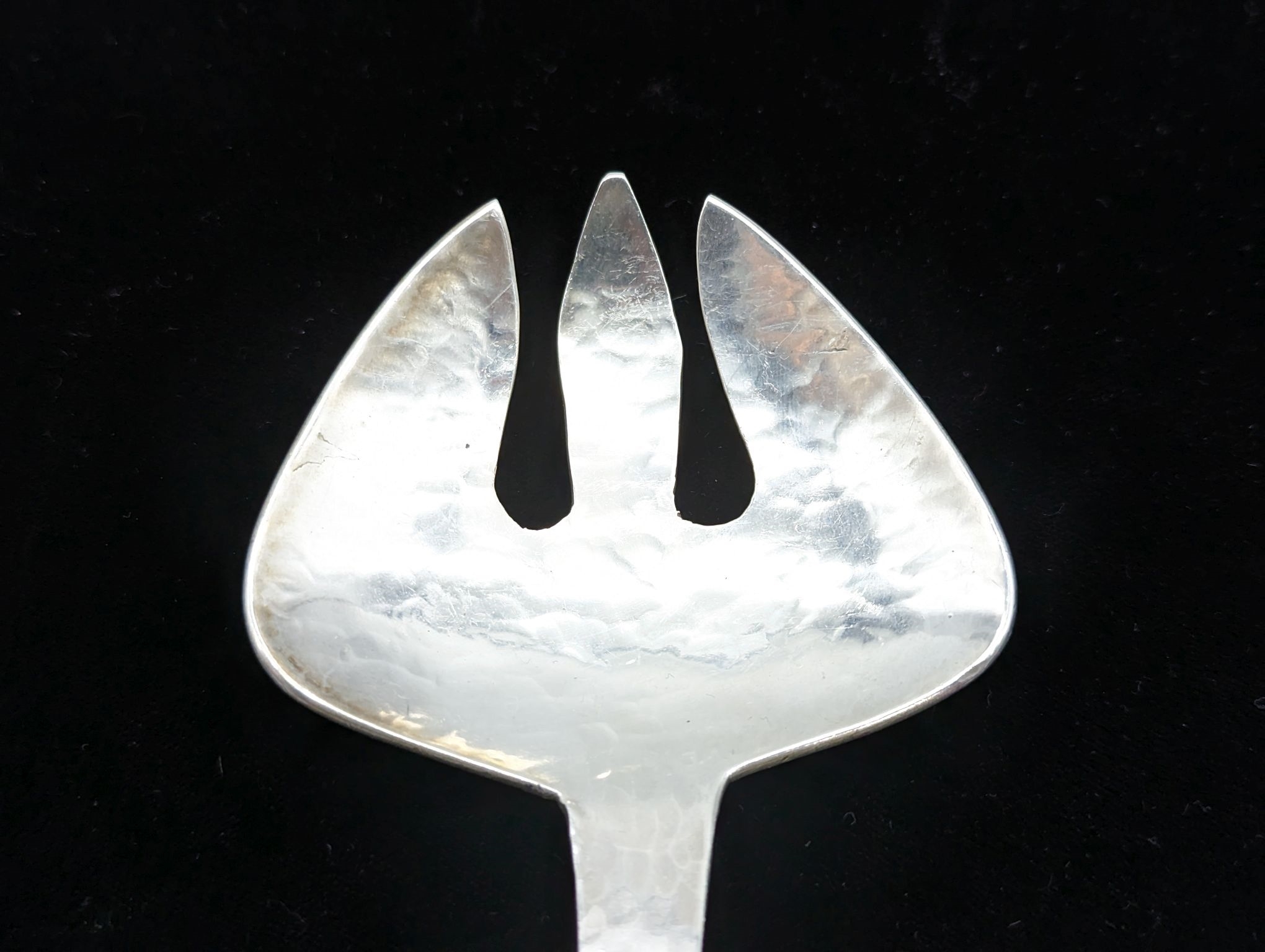 Sterling | PERUVIAN STERLING SILVER SERVERS | MutualArt