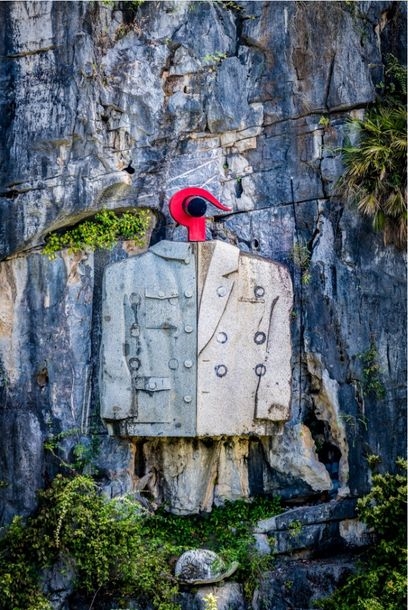 Artwork by Alain Issock, Le buste de pierre, Made of Photography