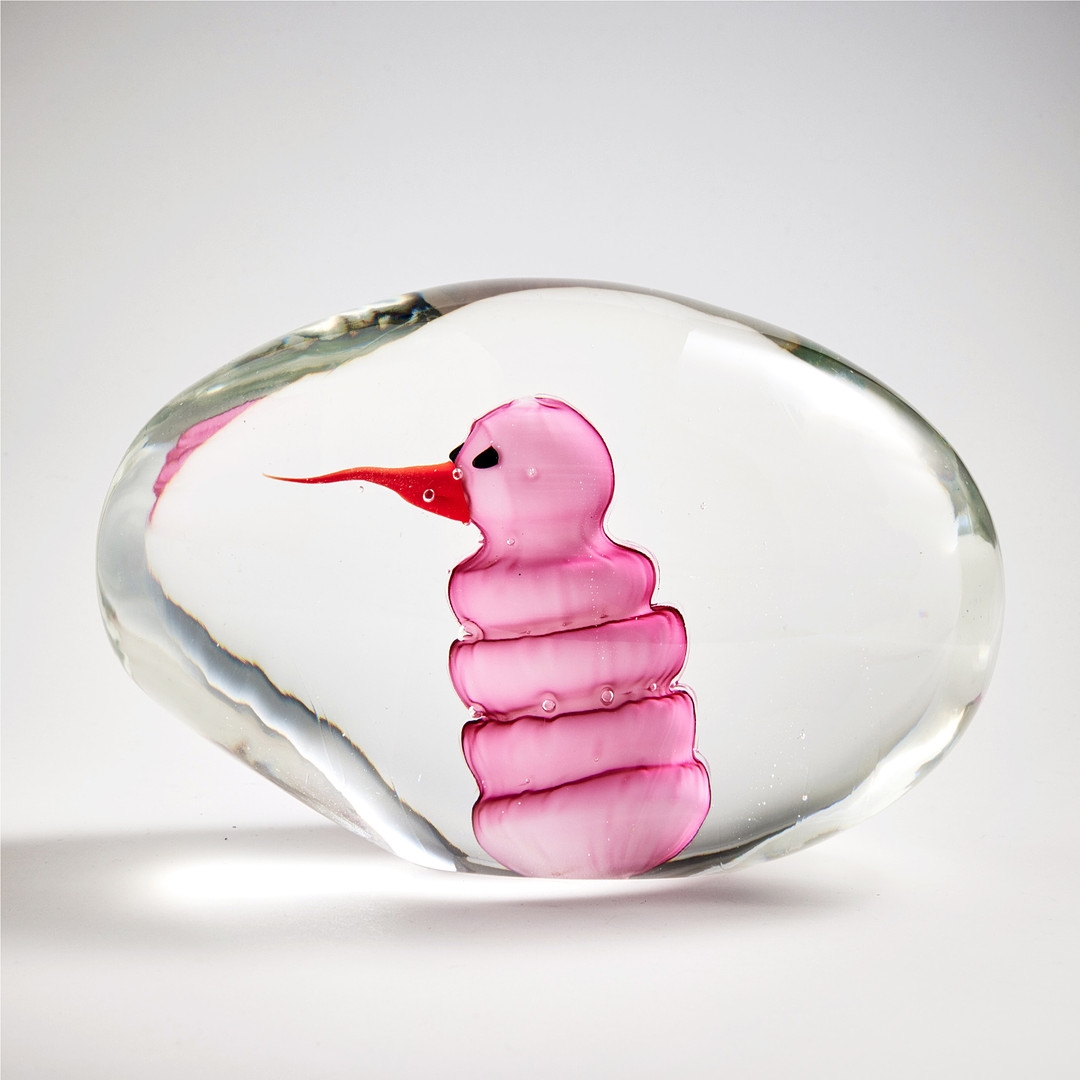 Artwork by Marie-Louise Ekman, "Uccelino Scolo rosa (uovo pieno)", Made of Glass