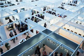 Highlights from a Busy Paris Photo, Where Business Was Booming