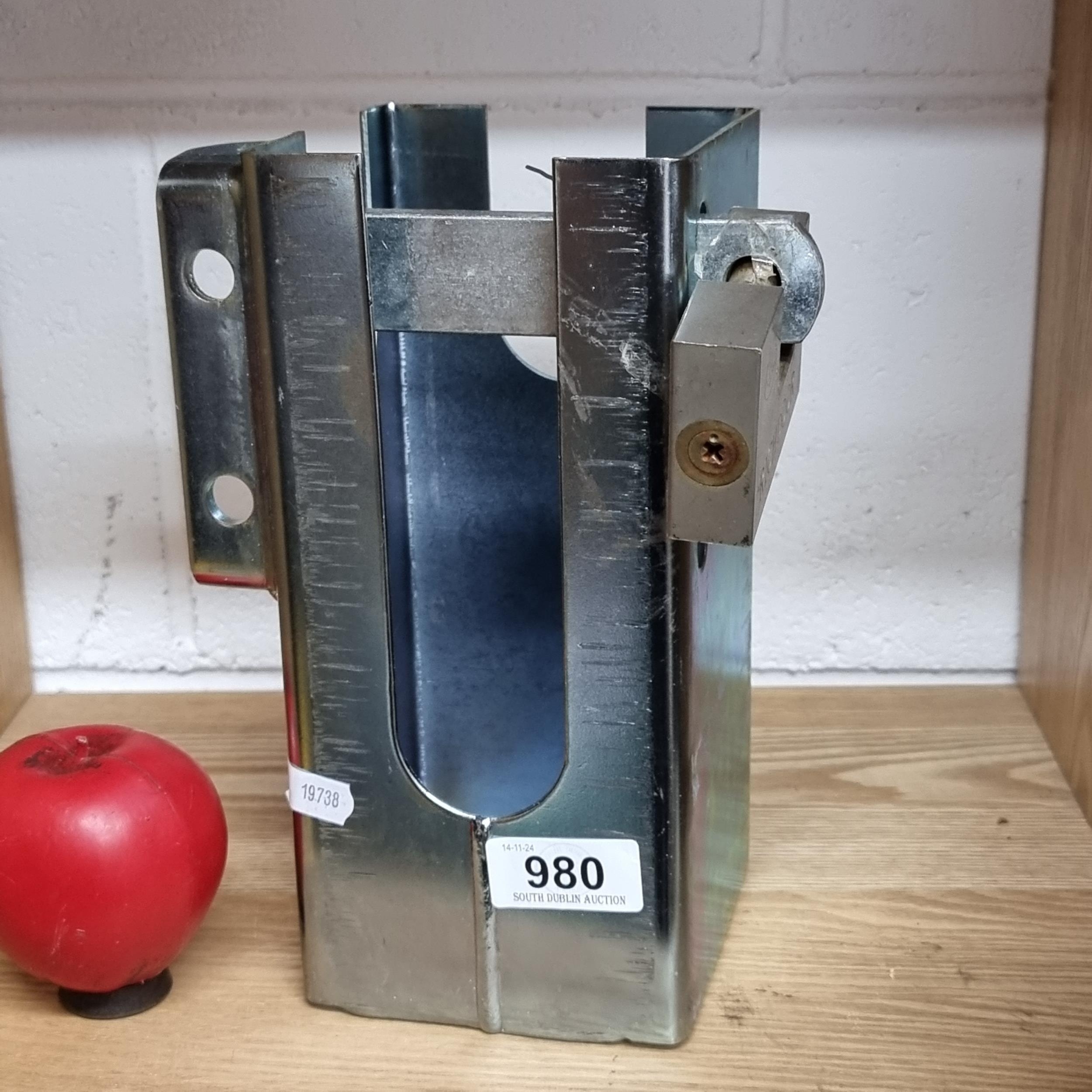 Yin Jun | A stainless steel heavy duty Simol Italy trailer lock comple ...