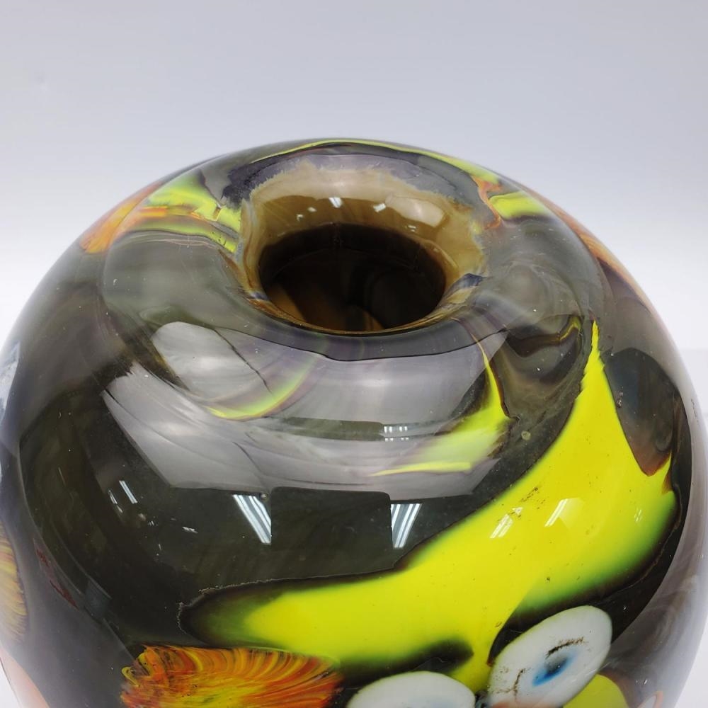 Curated visual reference: Visual Reference: Penthouse Signed Fine Vintage Paperweight Glass Vase C 1980
