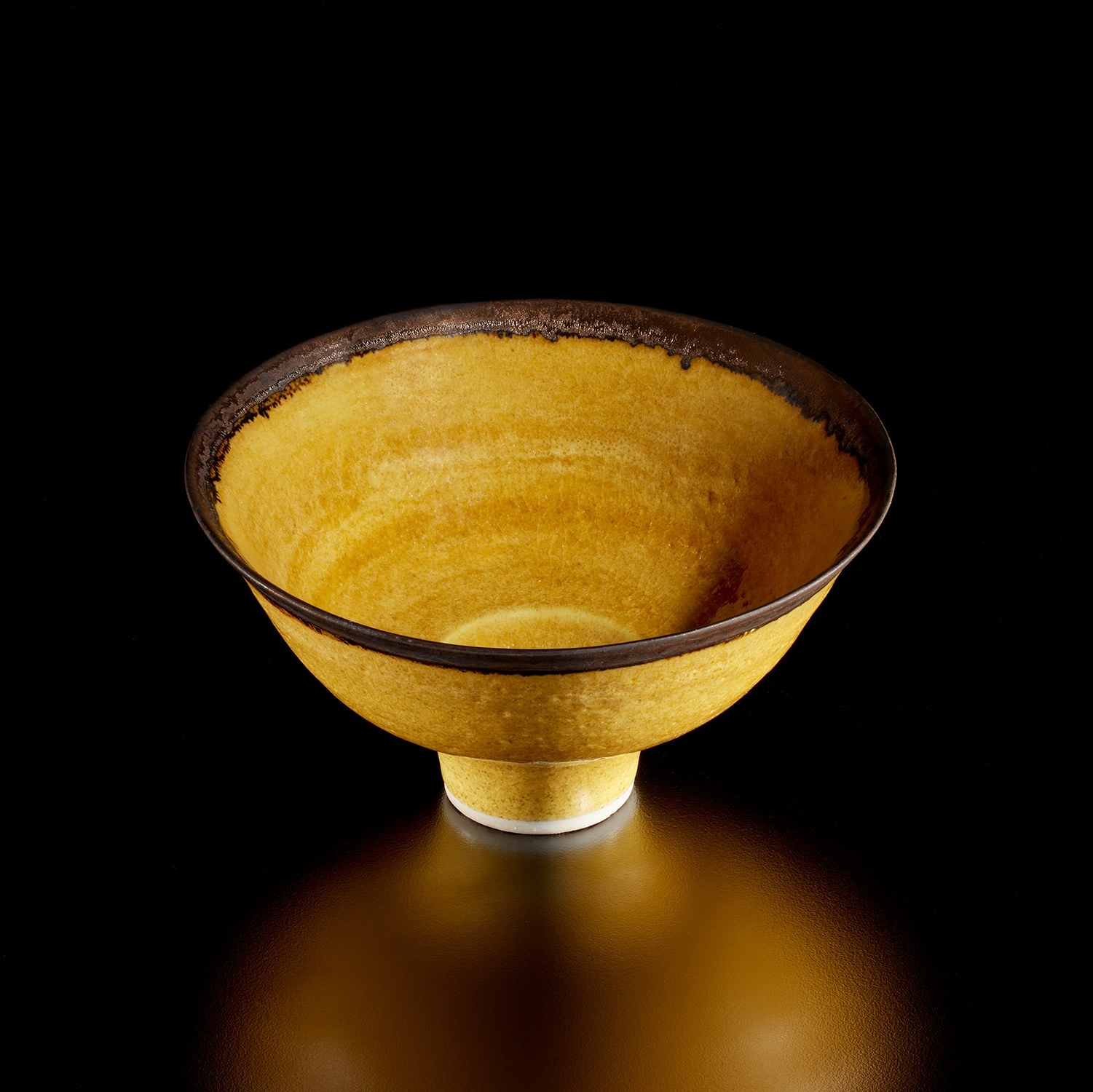 Lucie Rie | Footed bowl (Circa 1978) | MutualArt