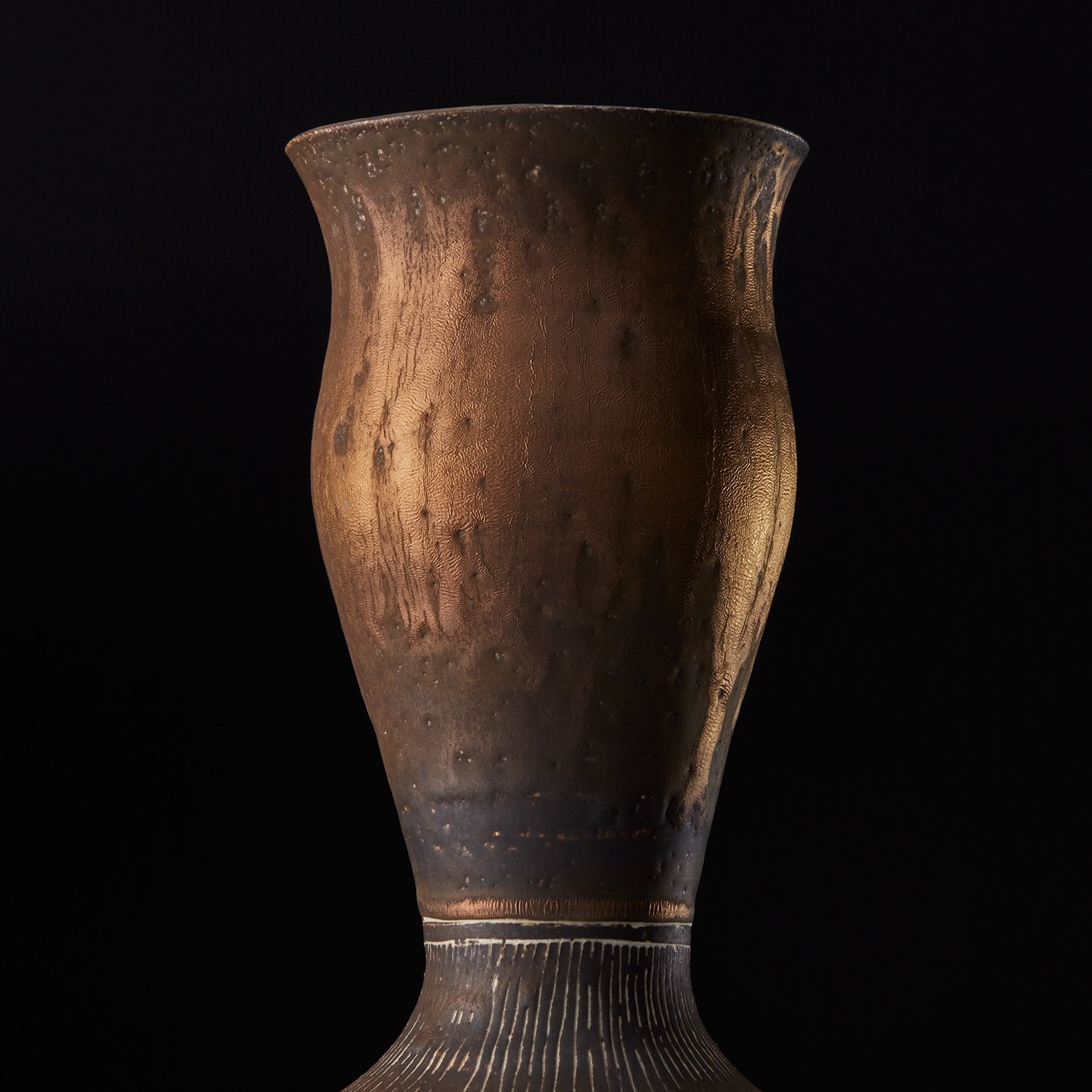 Lucie Rie | Byzantine vase (Circa 1978) | MutualArt
