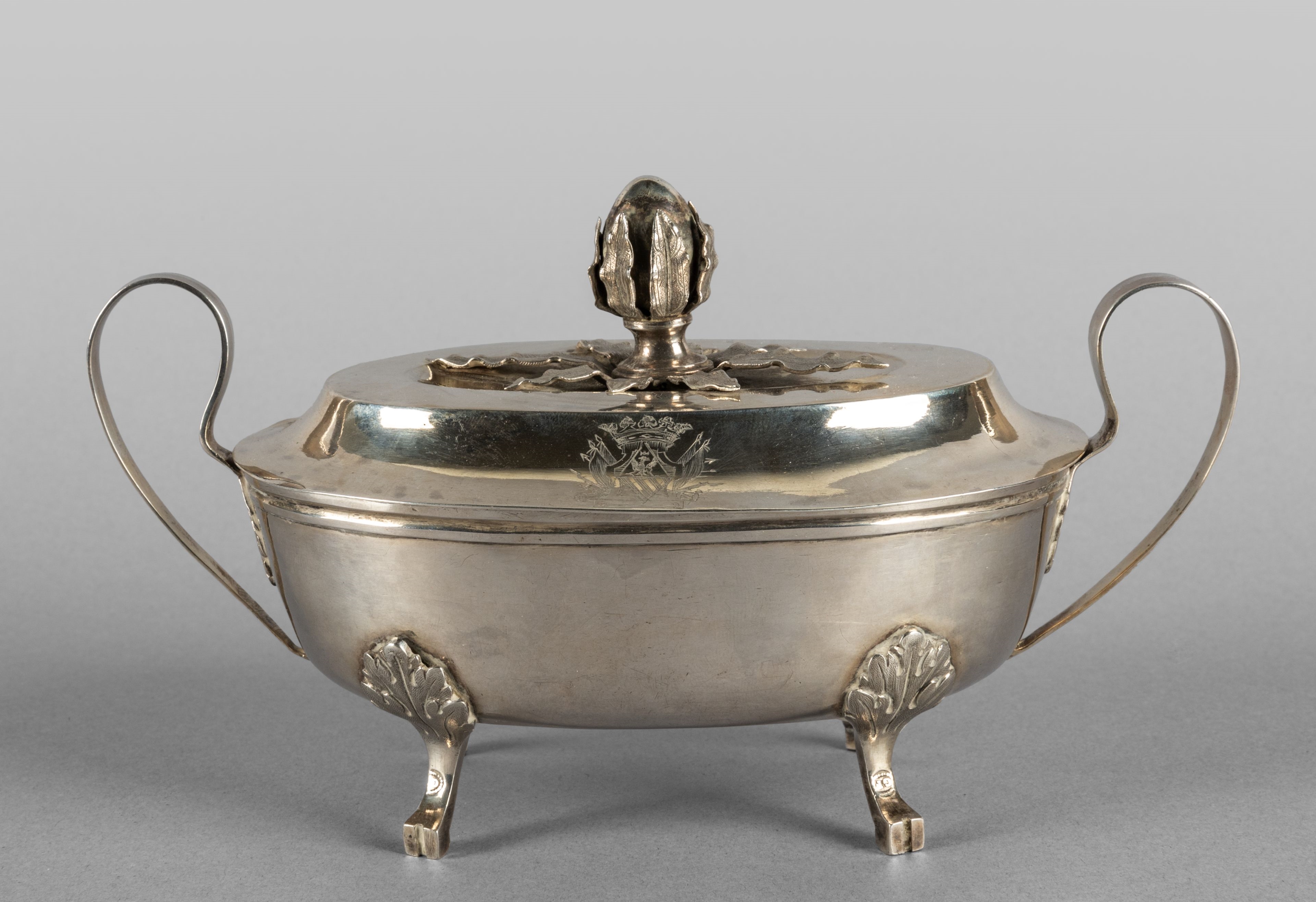 Artwork by Giuseppe Fontana, Zuccheriera in argento sbalzato