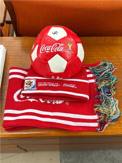 Coca Cola | 2010 FIFA WORLD CUP COCA COLA SCARF BEANIE & BALL