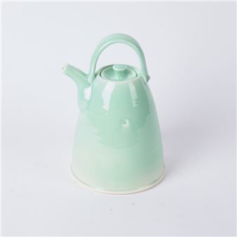 A Suzy Dunser Porcelain Teapot in a Celadon Glaze - Suzy Dunser