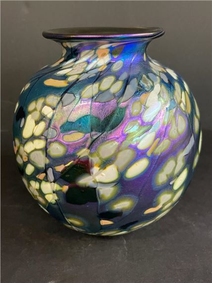 Bruce Freund | Vase | MutualArt
