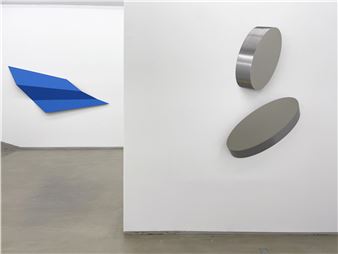 Wolfram Ullrich: MODO. To Found, to Cut, to Stack, to Fold and Other Possible Solutions to Alter a Form - Parra & Romero, Madrid