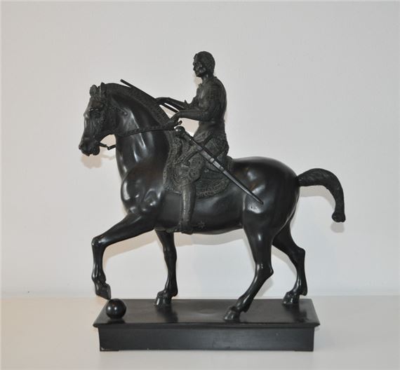 STATUA EQUESTRE DI GATTAMELATA by Donatello