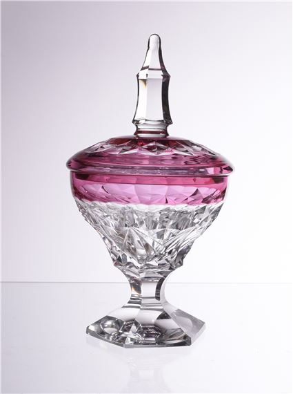 Dóza s víkem, nedatováno by Val Saint Lambert