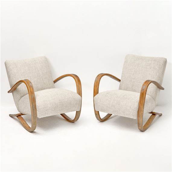 Height of back 31 inches, height of seat 15 inches, width 27 inches, depth 36 inches. by Jindrich Halabala, 1930s/1940s