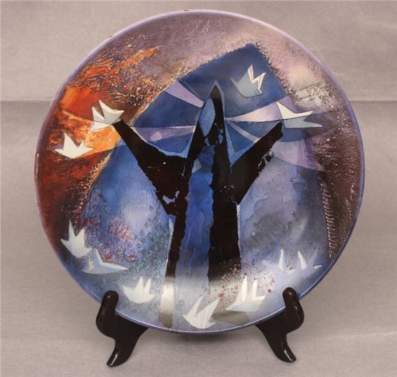 Porcelain wall plate