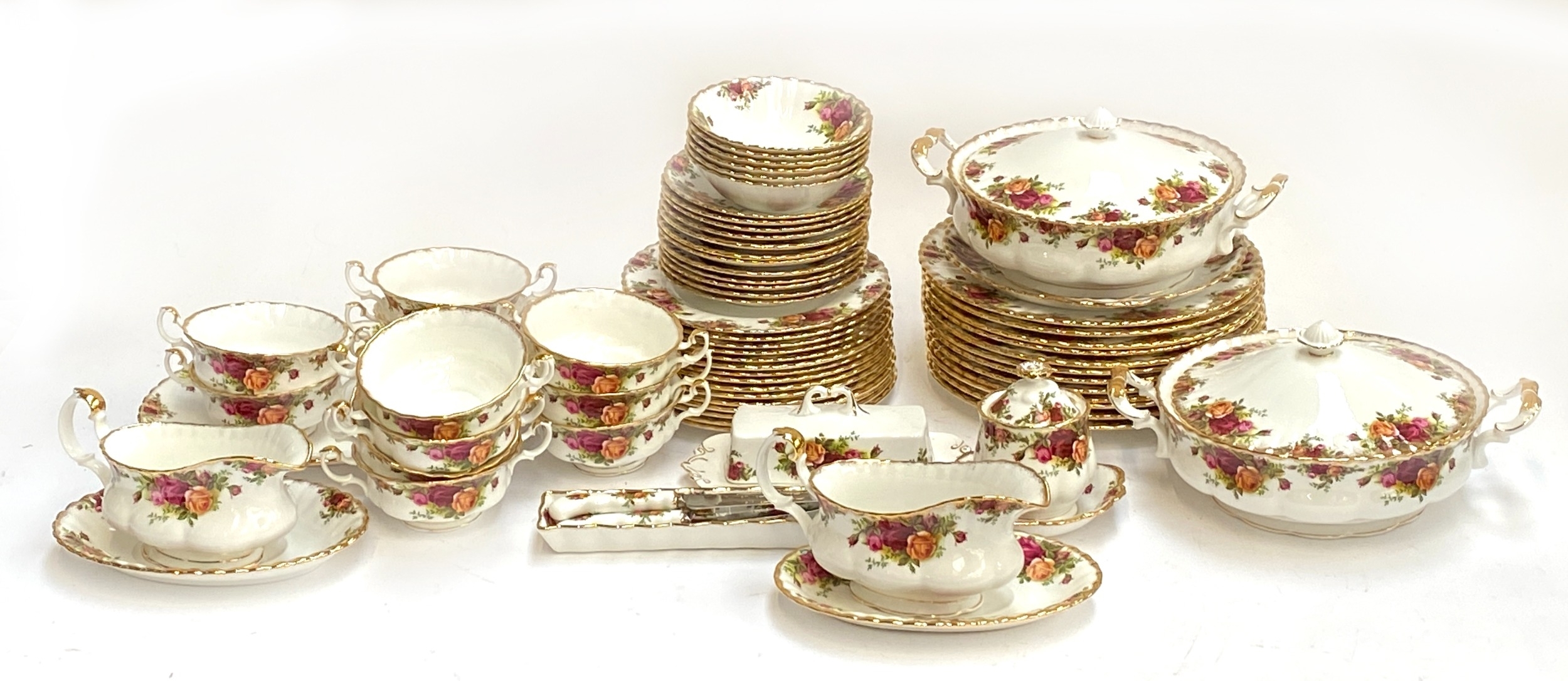 Royal Albert | Old Country Roses (Circa 70) | MutualArt