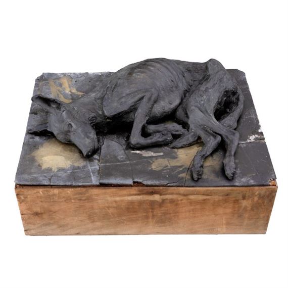 Perro by Julio López Hernández, 1960-1995