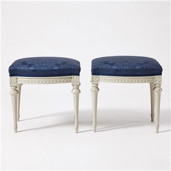 Två mycket snarlika taburetter - Johan Erik Höglander