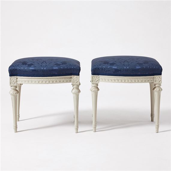 Två mycket snarlika taburetter - Johan Erik Höglander