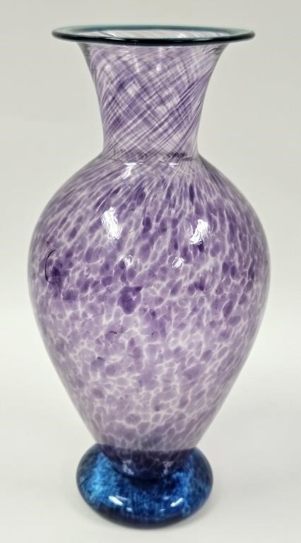 Artwork by David Levi, 1992 Ibex Studios David Levi Art Glass Vase, Made of glass vase with mottled