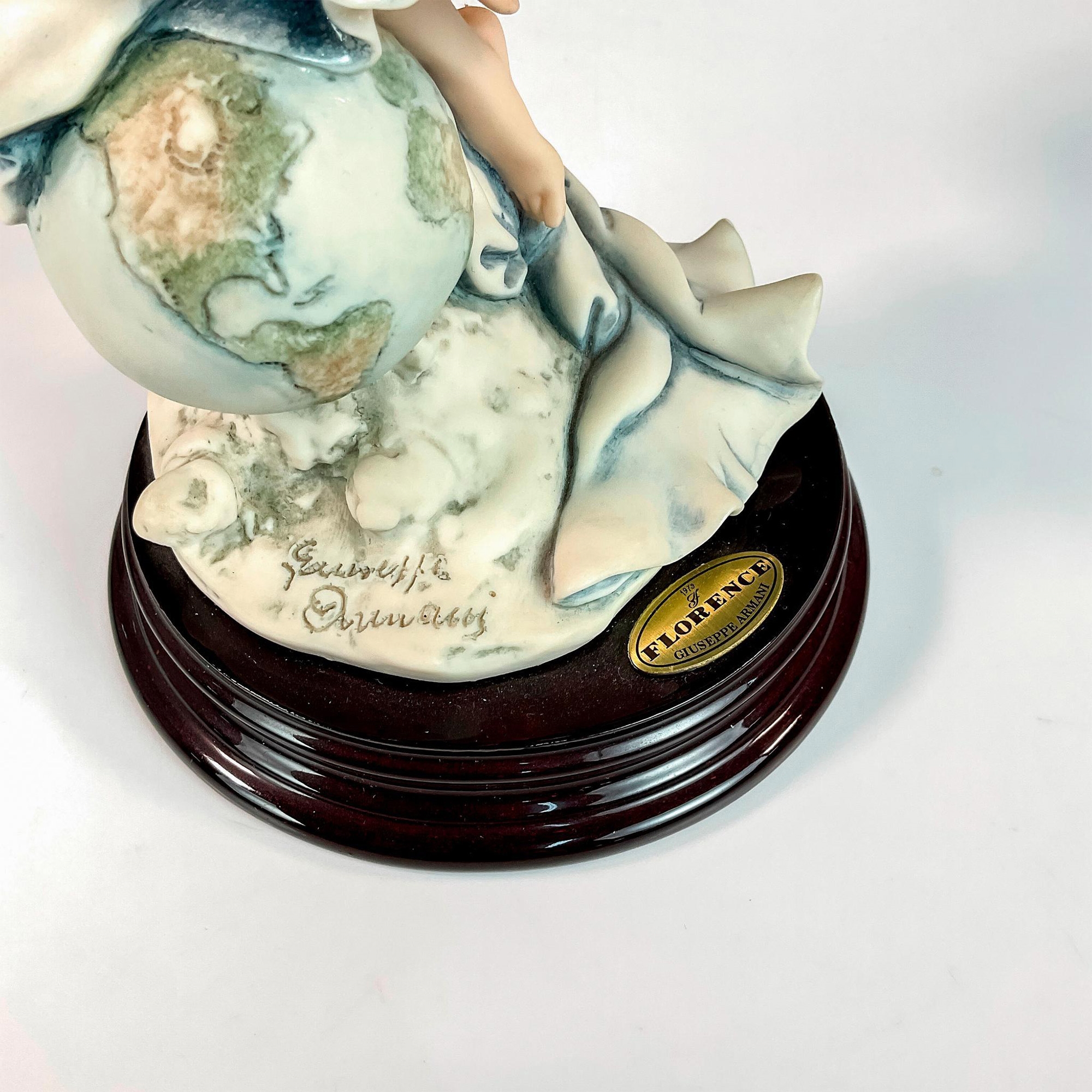 Artwork by Giuseppe Armani, Capodimonte Giuseppe Armani Figurine, Celeste, Made of wood base