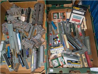 A large collection of Graham Farish and Del Prado N-gauge trains, accessories etc - Del Prado