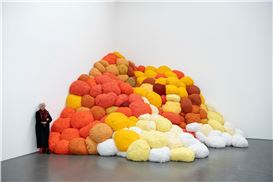 Sheila Hicks’s Faith in The Latent Power of Materials
