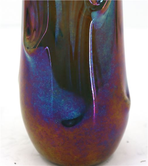 Dominick Labino | Dominick Labino Iridescent Glass Vase (1960s) | MutualArt