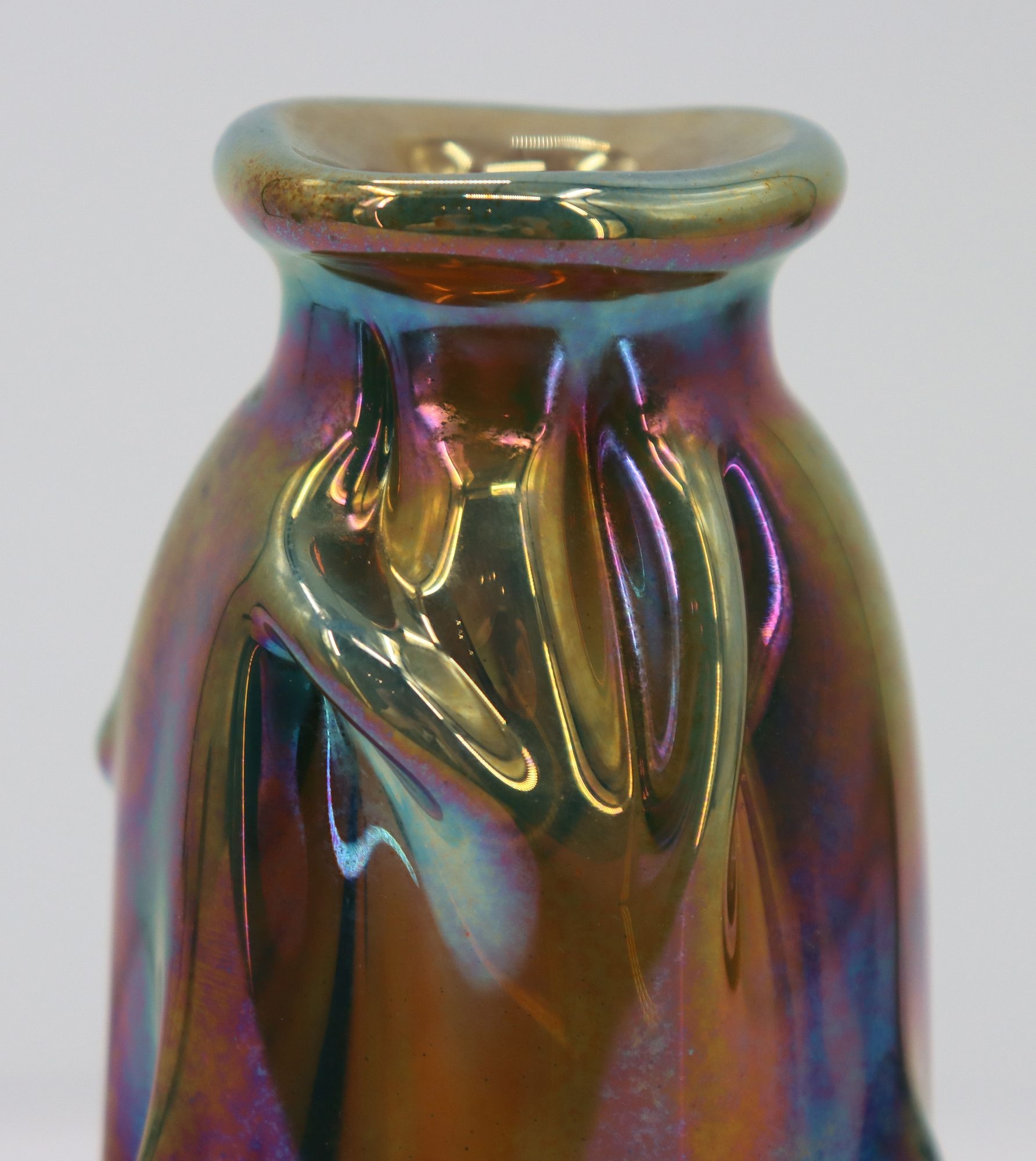 Dominick Labino | Dominick Labino Iridescent Glass Vase (1960s) | MutualArt
